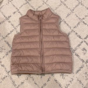Old Navy puffer vest, size 4T, taupe, good condition